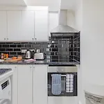 Stylish 2Bd Flat In The Heart Of Kensington
