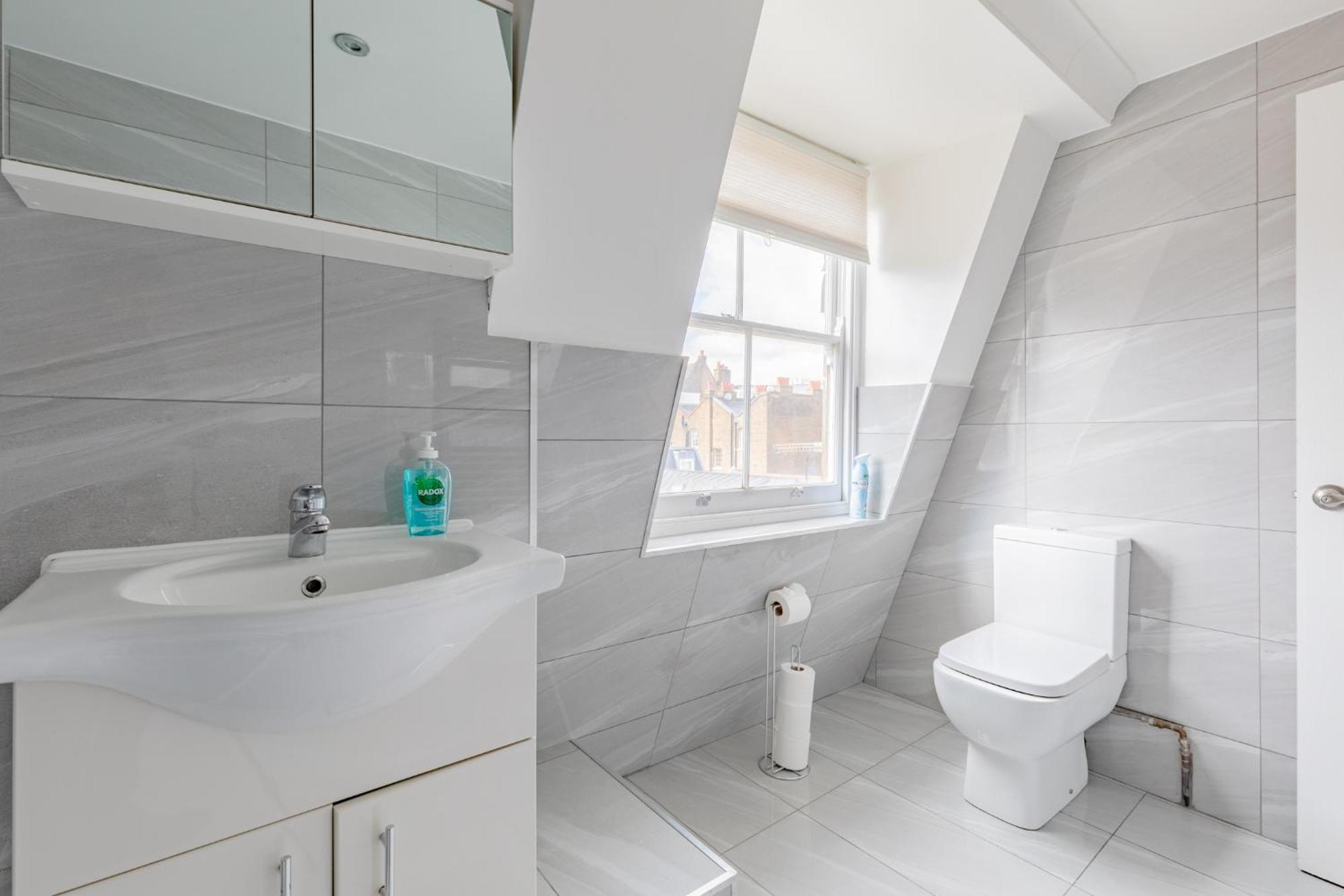 Stylish 2bd Flat In The Heart Of Kensington Londra