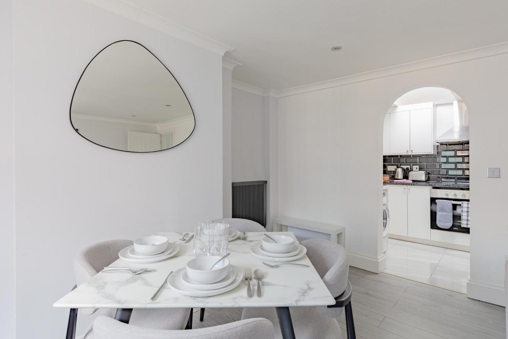 Stylish 2bd Flat In The Heart Of Kensington Appartamento