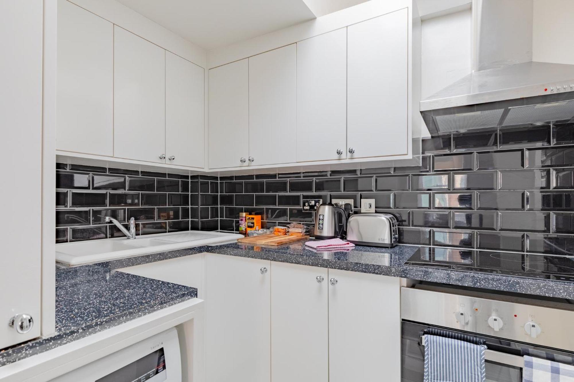 Stylish 2bd Flat In The Heart Of Kensington Appartamento